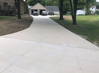 101 Delaware Ave, Poland, OH 44514