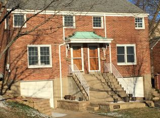 674 Crystal Dr, Pittsburgh, PA 15228