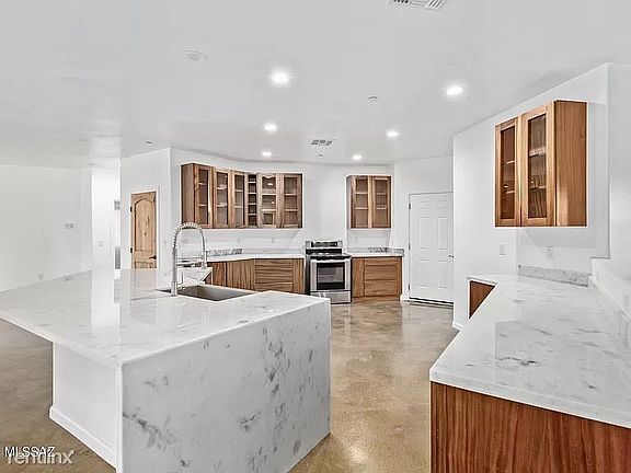 665FBE08-0A8D-40C6-B415-08BD323ECB30