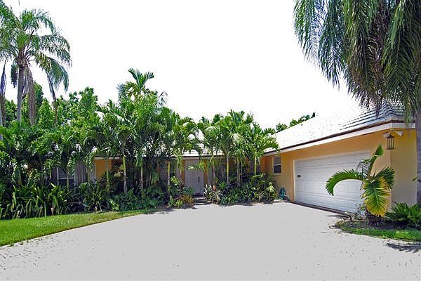 2nd image of 404 E Camino Real