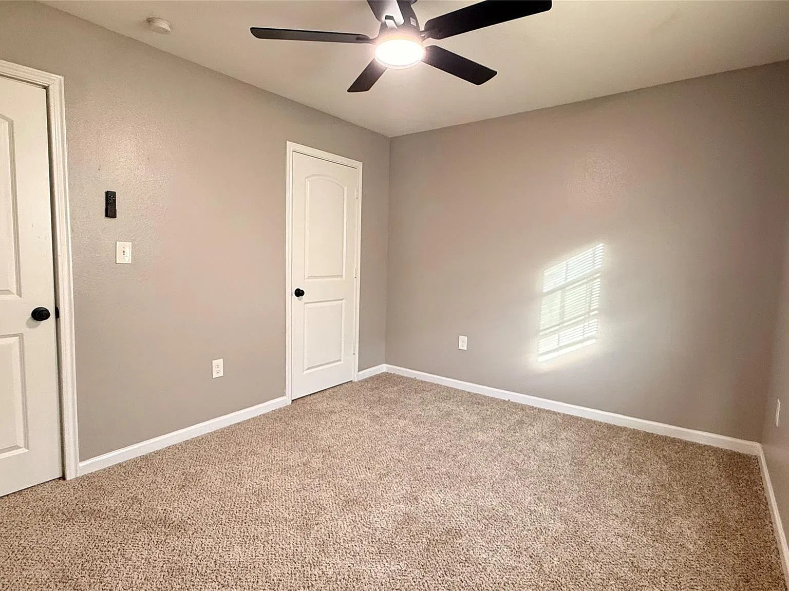 2 bed, 1.0 bath, 800 sqft, $1,000 — Photo 4