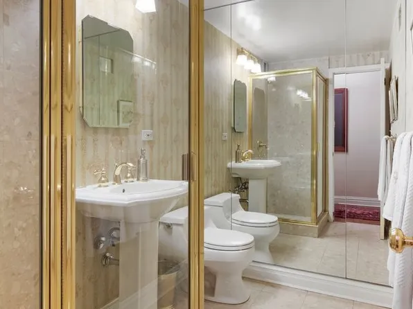 110 East 57th Street image 8 of 8