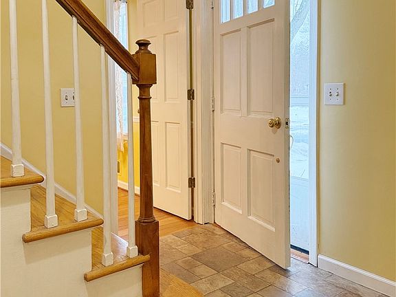 5th image of 402 Brooklawn Dr