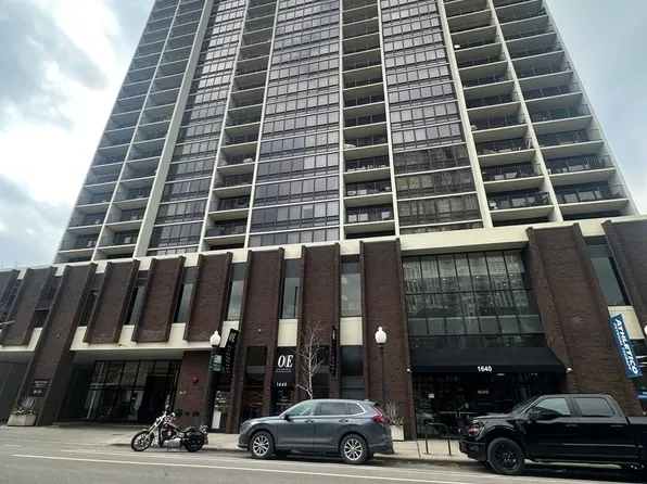 1636 N Wells St APT 602, Chicago, IL 60614
