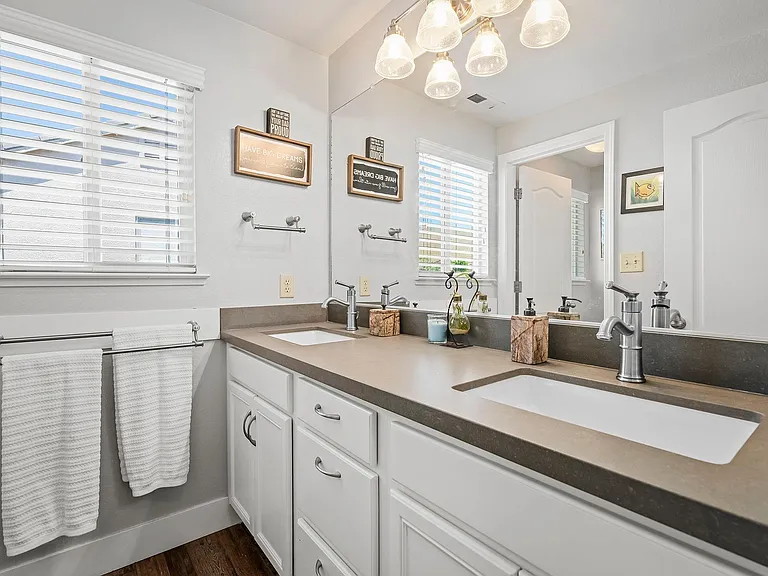 7475 Hunter Glen Dr — Photo 16