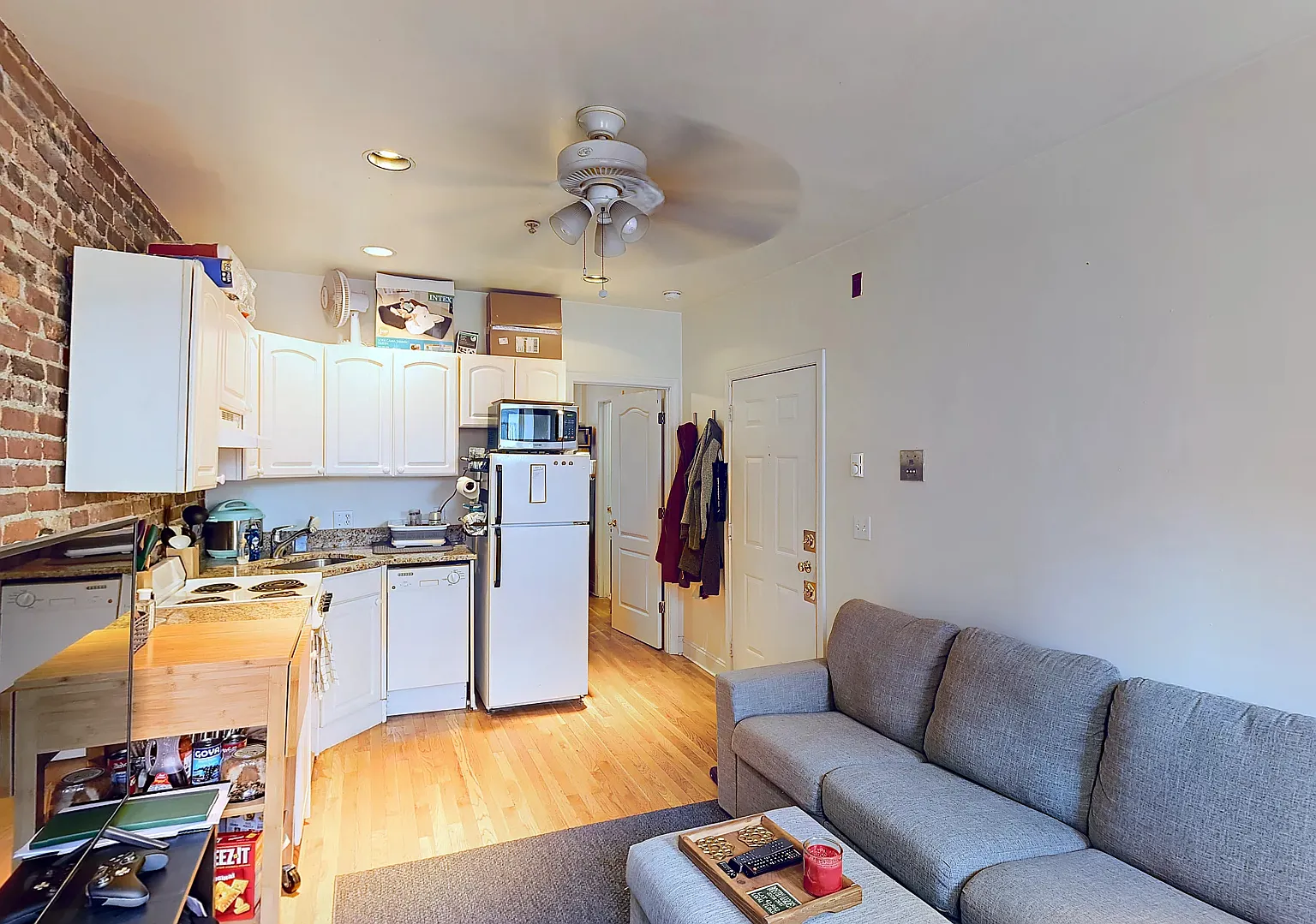 1 bed, 1.0 bath, 400 sqft, $2,650 — Photo 2