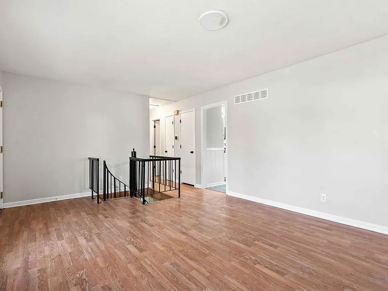 16309 S Queen Ridge Dr — Photo 6
