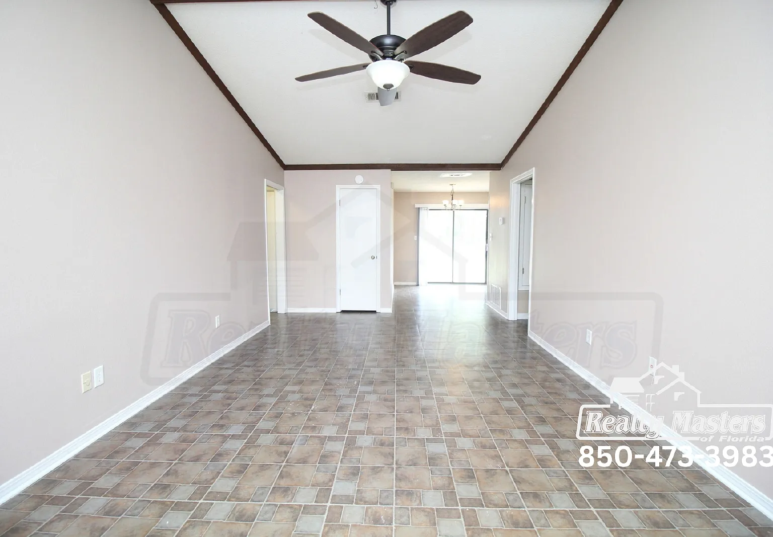 2 bed, 1.5 bath, 1021 sqft, $1,250 — Photo 2
