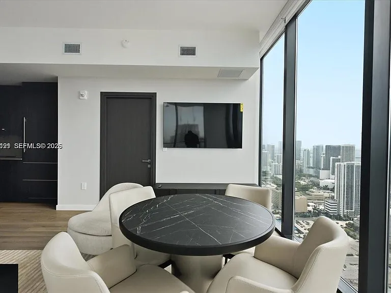 20 NE 11th St #4906-A — Photo 10