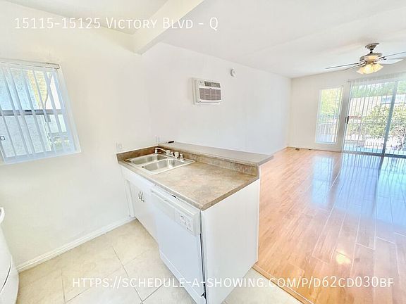 5th image of 15115-15125 Victory Blvd #Q