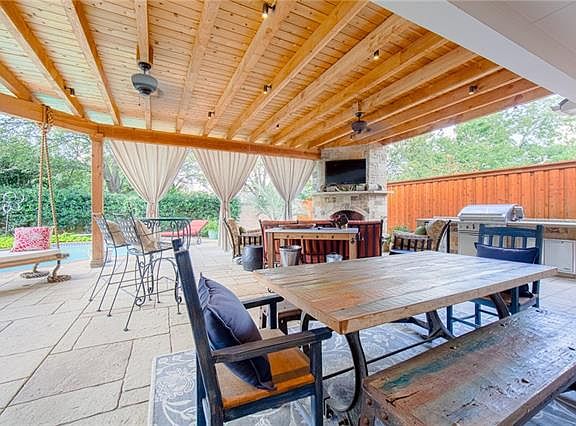 5th image of 4507 Briar Oaks Cir