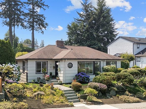 3rd image of 920 Maple Street