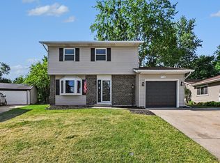 715 Evergreen Ct, Romeoville, IL 60446