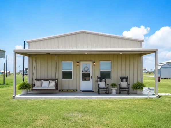 39 Tiger Shark Ln, Palacios, TX 77465
