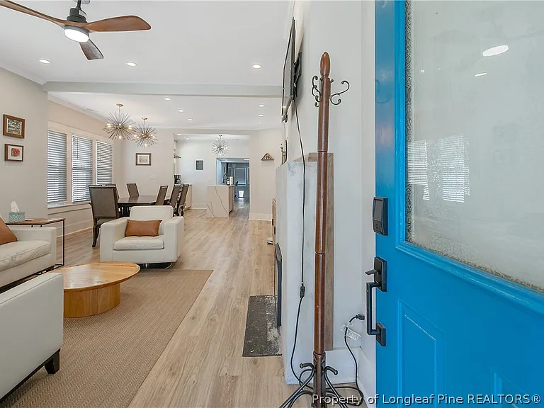 1208 Goodview Ave — Photo 2