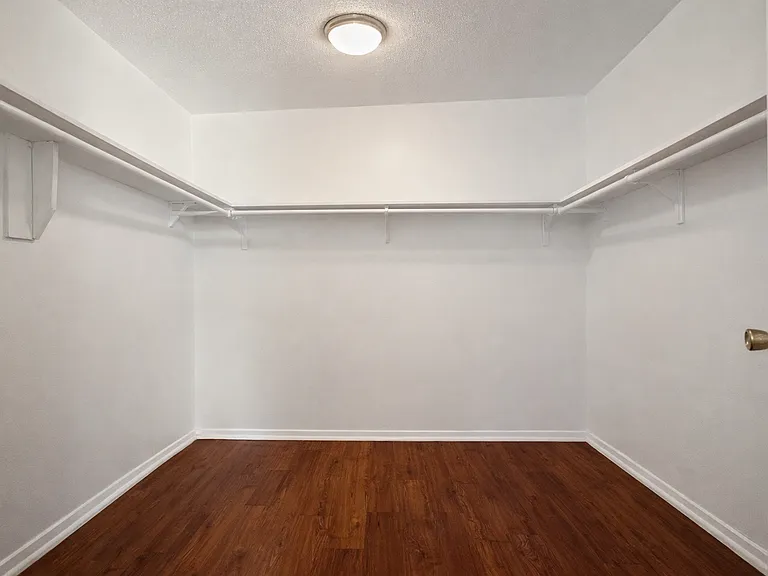 Bellwood Haven Apartment Community — Photo 39