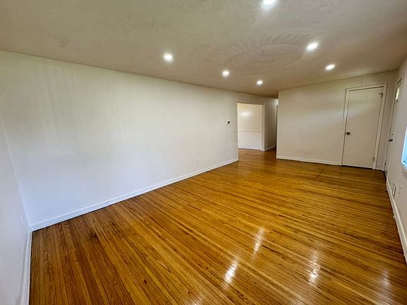 5th image of 77 Dikeman Rd