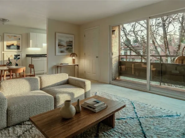 2100 N 106th #307, Seattle, WA 98133