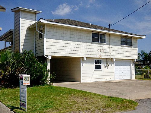 1st image of 208 Barracuda St