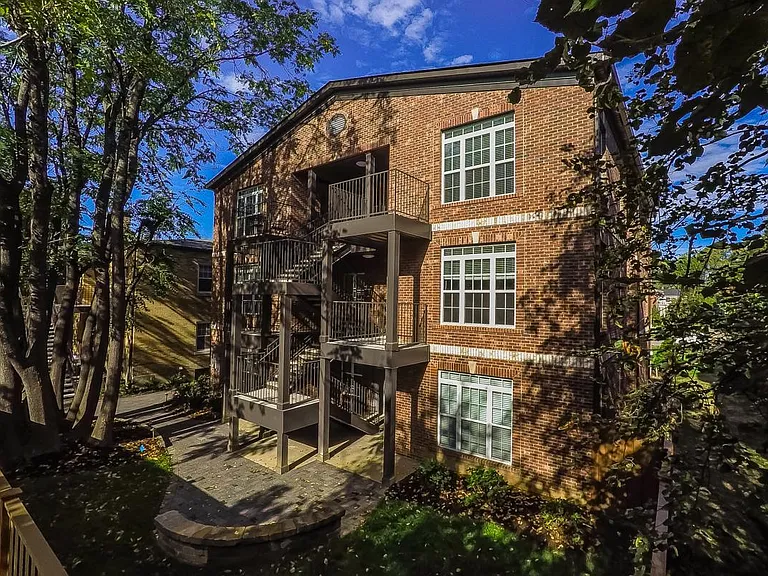 2068 Douglass Blvd — Photo 10
