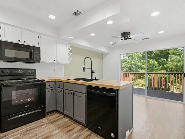 18106 Windsor Hill Dr — Photo 9