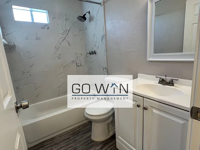 1212 W Mountain View Rd — Photo 16