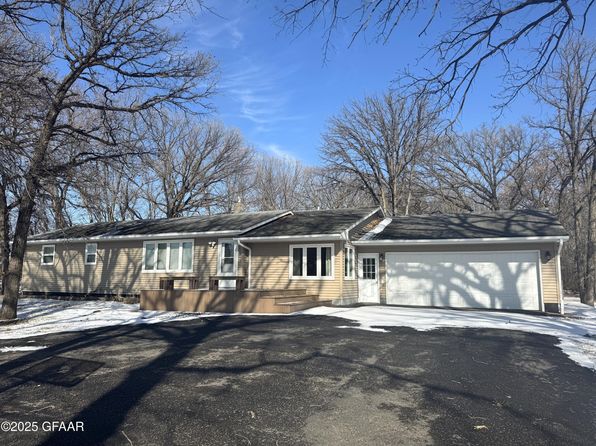 13835 Highway 5, Cavalier, ND 58220