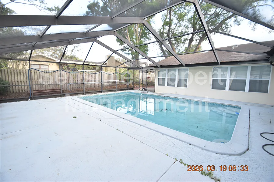 Building Photo - 2562 Redwood Way