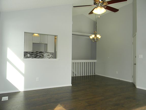 4th image of 8290 Candon Dr