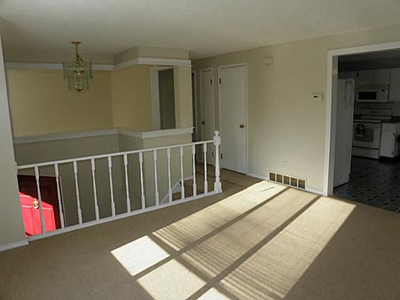 5th image of 2 Sundew Ln
