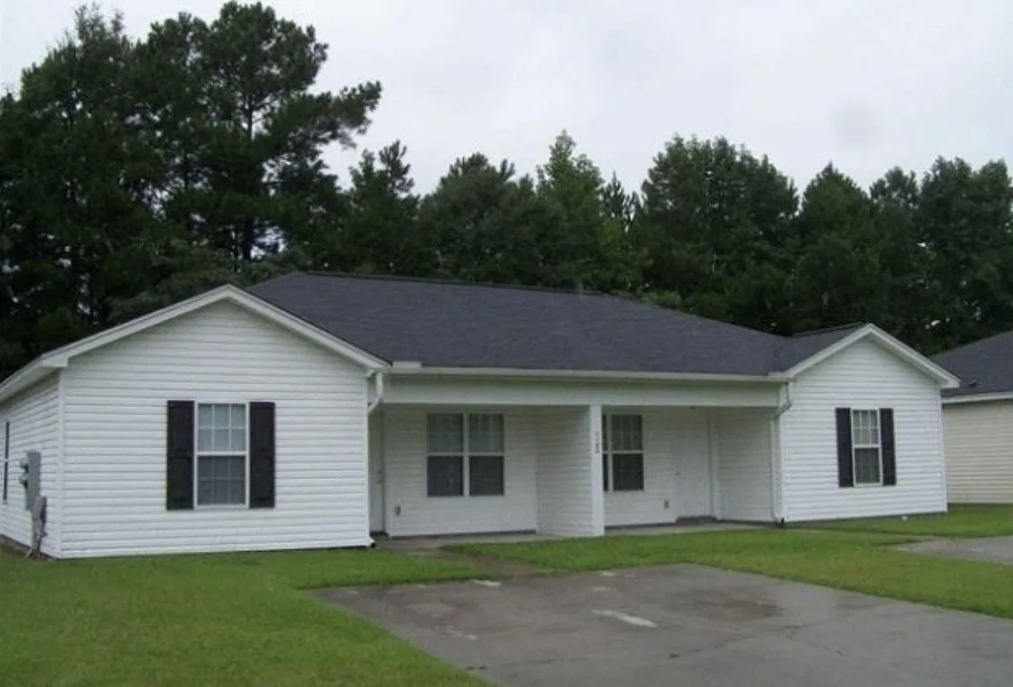 1130 Carver Cr - B — Photo 1