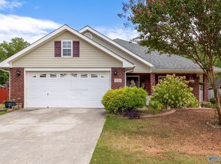 121 Shadow Ct SW, Huntsville, AL 35824