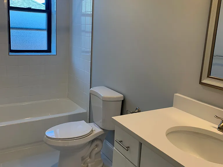 96 Longwood Ave — Photo 6