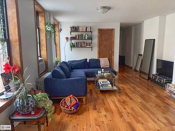 3rd image of 381 Berry St #B3