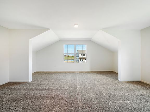 4th image of 553 Colchester Dr