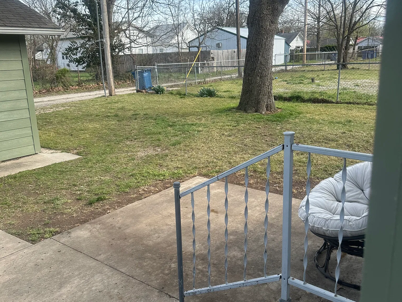3 bed, 900 sqft, $1,100 — Photo 4