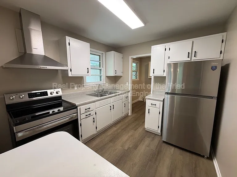 2523 Overbrook Dr — Photo 8