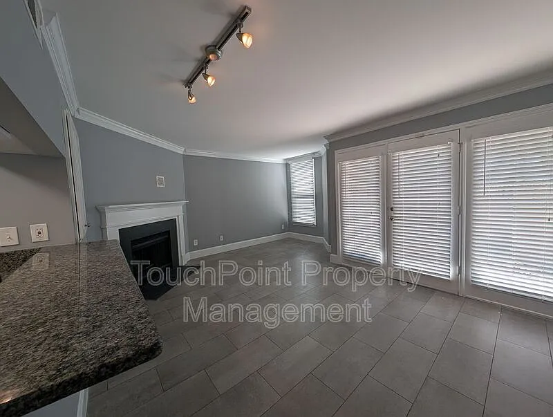 1 bed, 1.0 bath, 557 sqft, $1,550 — Photo 4