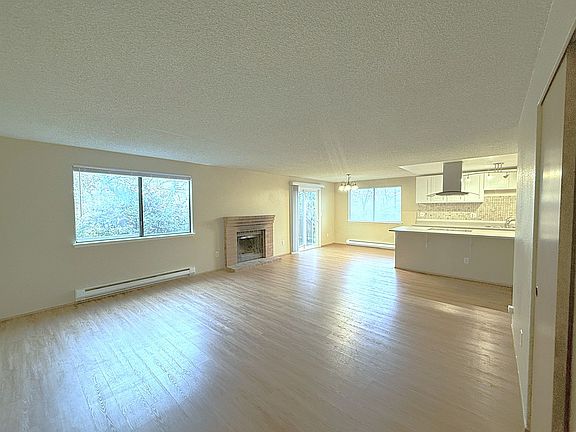 5th image of 220 E 36th St Unit A