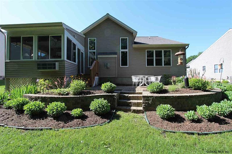 2nd image of 12 SUNDANCE Drive