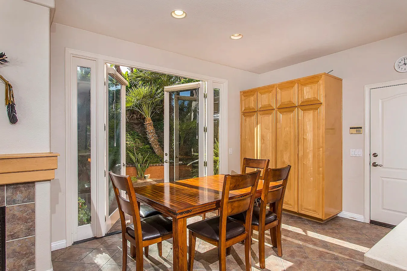 4 bed, 2.5 bath, 2323 sqft, $5,500 — Photo 3