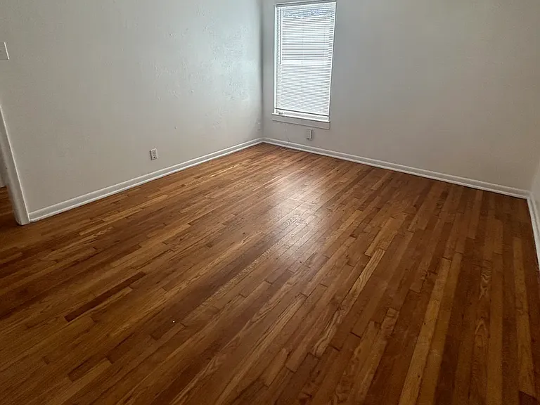 355 Cresham Dr — Photo 11