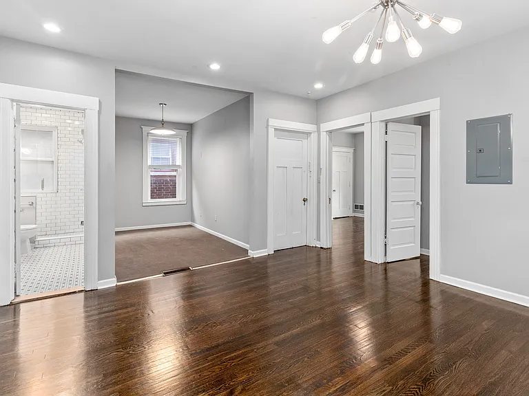 310 Hendrie St — Photo 6