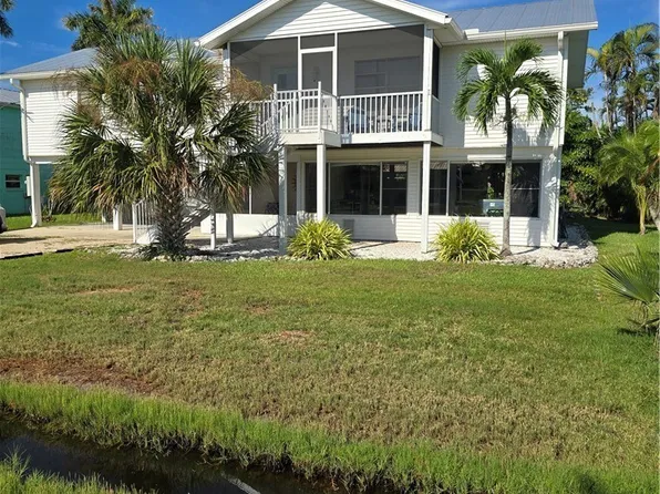2471 Avocado St, Saint James City, FL 33956