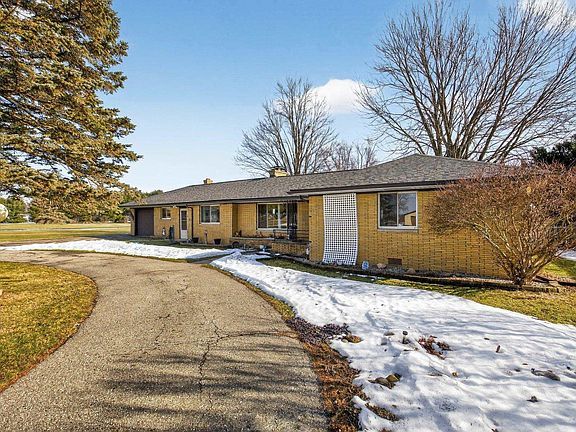 2nd image of 7258 N Center Rd