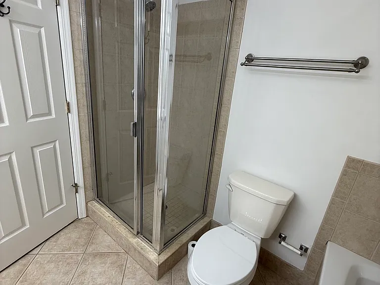 2435 Bedford St #21CC — Photo 19