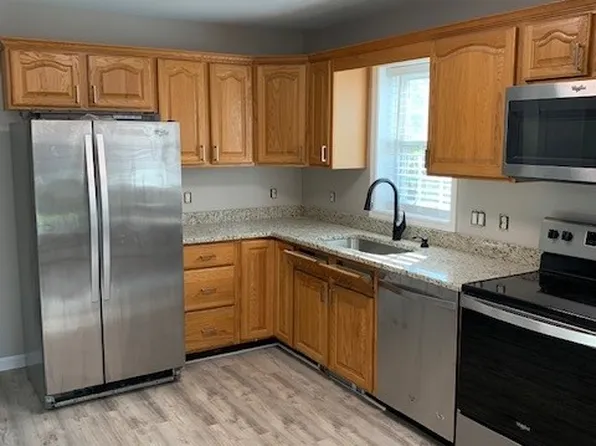 49 Otis St #B, Dayville, CT 06241