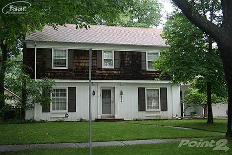 2nd image of 1206 Maxine St
