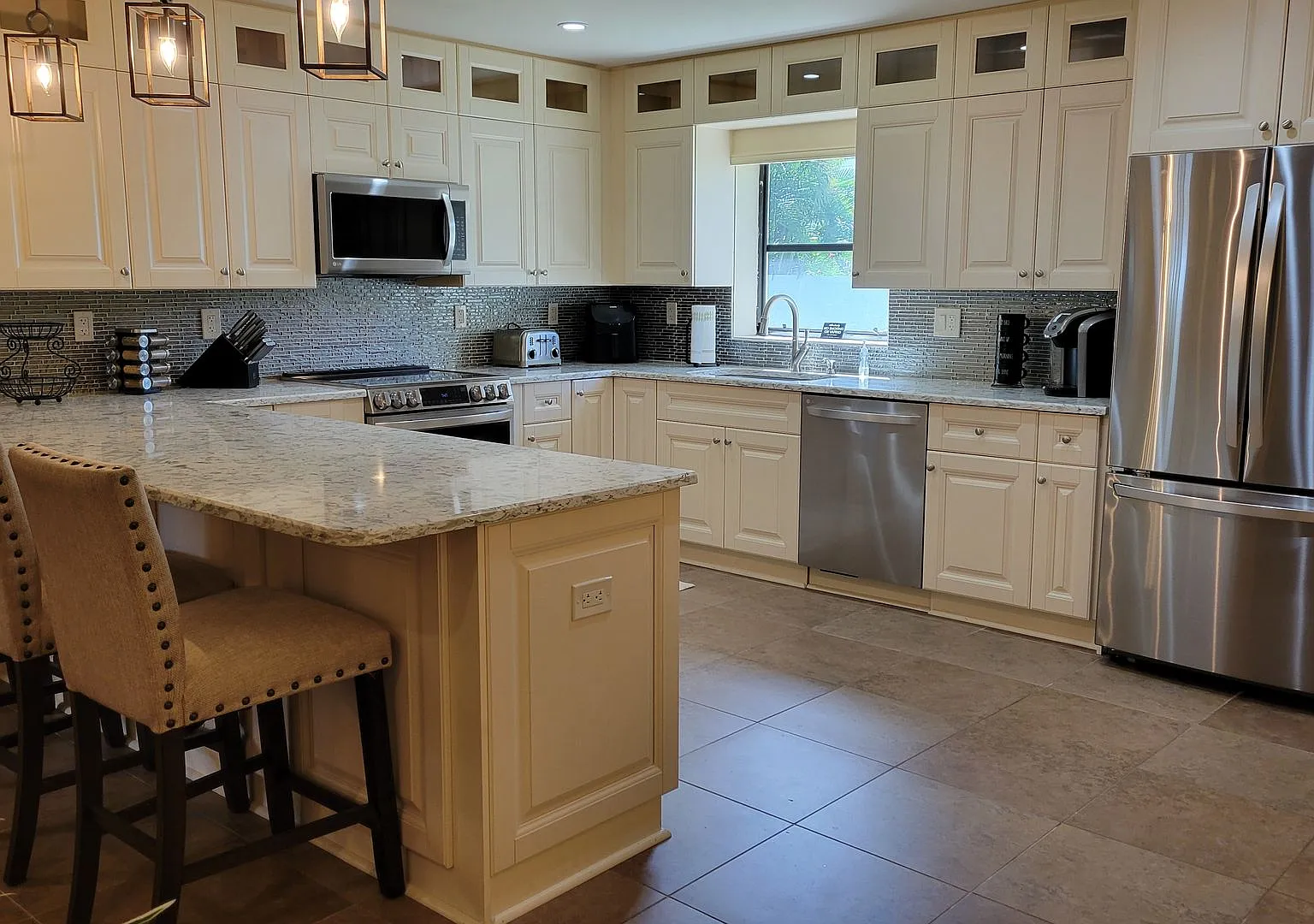 Seasonal only Large downtown Sarasota renovated home for your next vacation — Photo 3