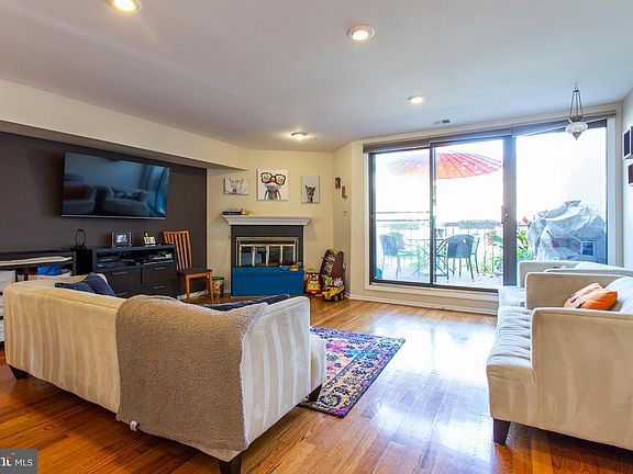 3rd image of 214-30 N 22nd St #2U